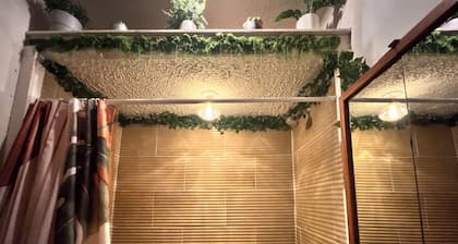 Charming 4-bedroom house with WiFi in trendy Ironbound, Newark