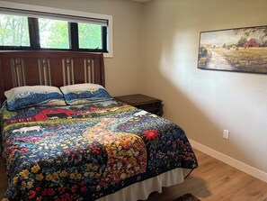 5 bedrooms, WiFi, bed sheets