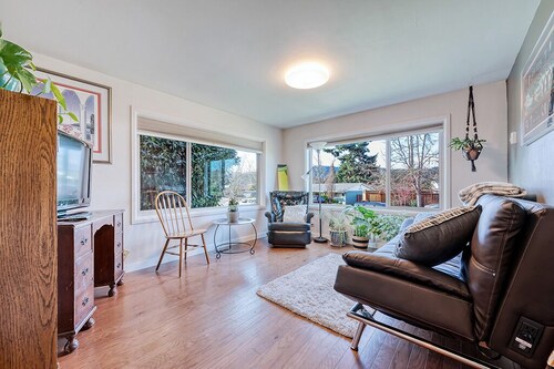 Spacious yet cozy 3-BR home in lovely SE Eugene near University of Oregon
