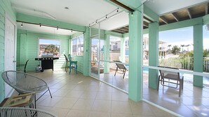 單棟房屋, 多張床 (Key Lime Villa) | 露台/庭院