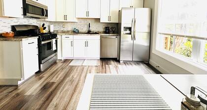 Cozy townhome in lovely Smyrna with WiFi, AC