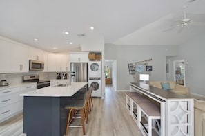 Private kitchen - Hidden Treasure (Fort Myers Beach)