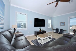 House, Multiple Beds (Blue Horizon) | Living area
