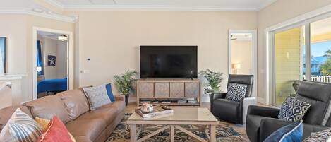 Casa, várias camas (Sandy Getaway) | Área de estar