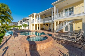 House, Multiple Beds (Sandy Getaway)