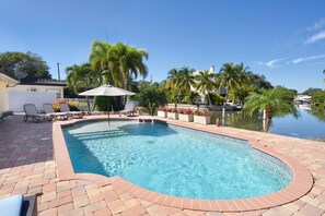 Pool - Sandy Breeze (Fort Myers Beach)