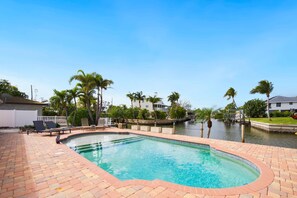 Pool - Sandy Breeze (Fort Myers Beach)