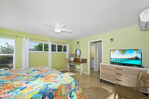 Maison, plusieurs lits (Big Blue Beach House)