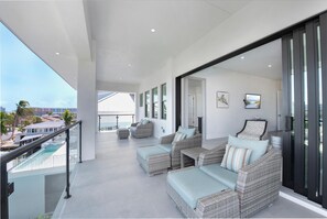 House, Multiple Beds (Black Pearl) | Property grounds