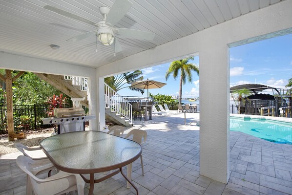 Huis, Meerdere bedden (Dock Holiday) | Buiten dineren