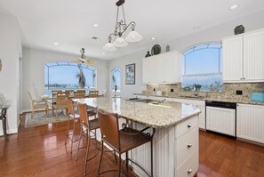Maison, Plusieurs lits (Dock Holiday) | Cuisine privée | Un four, grille-pain