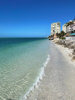 Beach - 2-BR condo with stunning Gulf of Mexico views in Marco Island /MONTHLY ONLY (Marco Island)