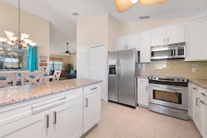 House, 1 King Bed with Sofa bed (Dolphin Dream) | Private kitchen | Oven, toaster