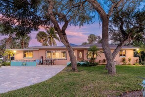 Exterior - Happy Daze (Fort Myers Beach)