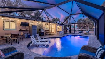 House, Multiple Beds (Happy Daze) | Pool