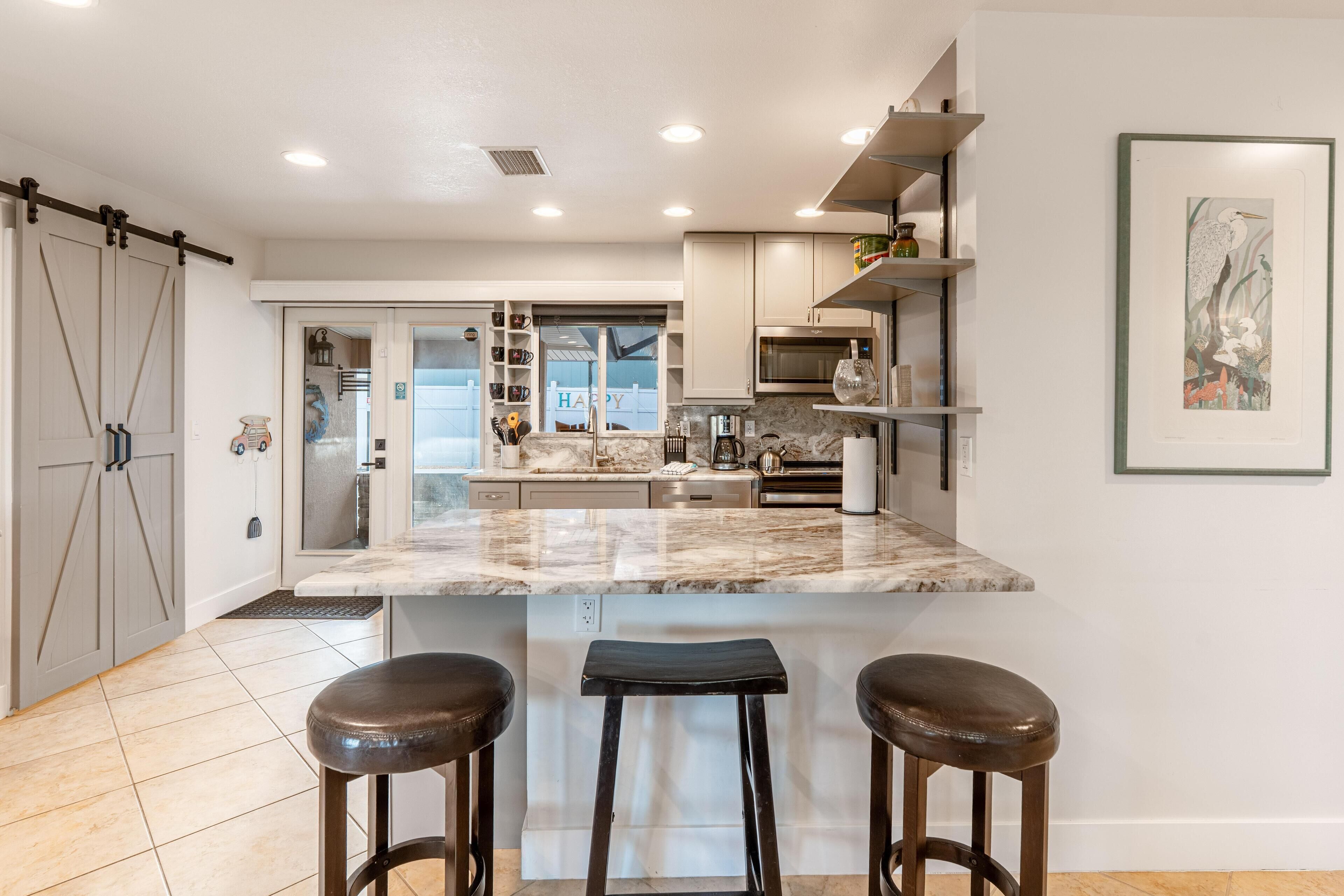 House, Multiple Beds (Happy Daze) | Private kitchen | Oven, toaster