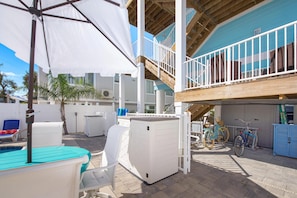 House, 1 King Bed with Sofa bed (Bluewaters Vista) | Outdoor dining
