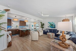 บ้านพัก, หลายเตียง (Bluewaters Beach House) | บริเวณนั่งเล่น