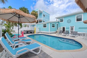 Hus, flere senger (Bluewaters Beach House) | Basseng | Et oppvarmet basseng