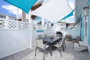 House, Multiple Beds (Bluewaters Beach House) | Outdoor dining - Bluewaters Beach House (Fort Myers Beach)