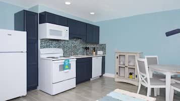 Nhà, 1 giường cỡ queen và sofa giường (MT Beach Nik #2) | Bếp riêng | Lò nướng bánh mì