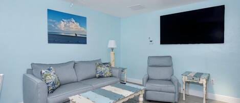 House, 1 Queen Bed with Sofa bed (MT Beach Nik #2) | Living area