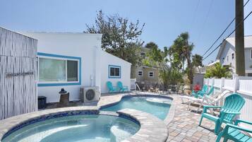 House, 1 Queen Bed with Sofa bed (MT Beach Nik #2) | Pool