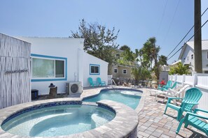 Hus - 1 queensize-seng med sovesofa (MT Beach Nik #2) | Pool