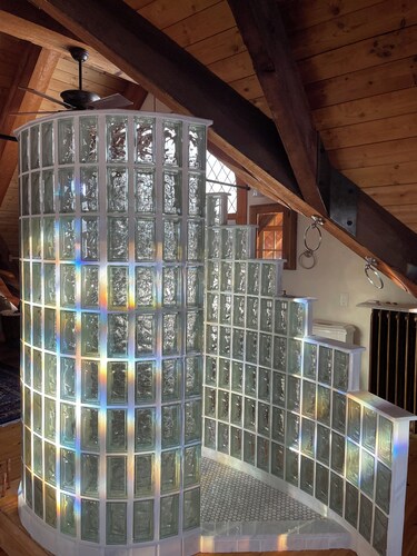 Queen's View B&B- Betty's Room, Lake Views, Sauna, Pool, Garden, Bayfield, WI