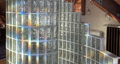 Queen's View B&B- Betty's Room, Lake Views, Sauna, Pool, Garden, Bayfield, WI