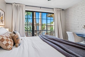 2 bedrooms, desk, iron/ironing board, WiFi