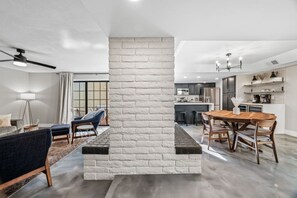 Interior - Designer OT Retreat 2B/2B; Com Pool/Hot Tub/Sauna (Scottsdale)