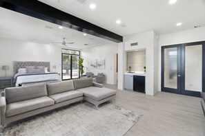 7 Schlafzimmer, Schreibtisch, Bügeleisen/Bügelbrett, kostenloses WLAN