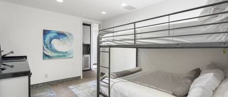 7 camere, una scrivania, ferro/asse da stiro, Wi-Fi gratuito