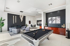 Spielezimmer