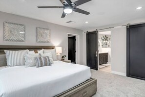 4 bedrooms, desk, iron/ironing board, travel crib - Active Cactus - Pickleball/Bball, HTD Pool, Golf (Scottsdale)