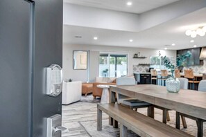 Dining - Active Cactus - Pickleball/Bball, HTD Pool, Golf (Scottsdale)