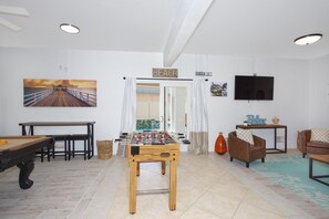 Casa, varias camas (Casa del Sol Breeze) | Sala de juegos