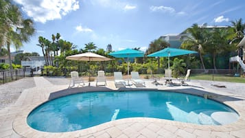 House, Multiple Beds (Blue Lizard) | Pool