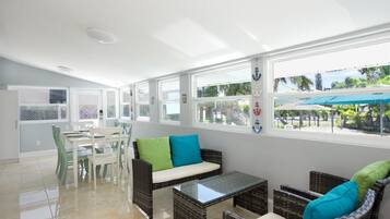 House, Multiple Beds (Blue Lizard) | Interior