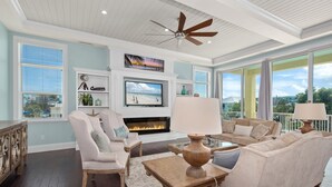 Living area - Island Waters (Fort Myers Beach)