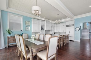 Dining - Island Waters (Fort Myers Beach)