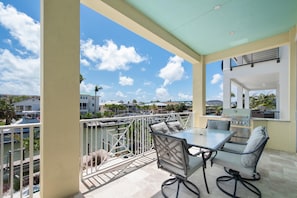 Outdoor dining - Island Waters (Fort Myers Beach)