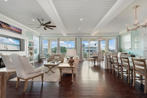 Living area - Island Waters (Fort Myers Beach)