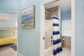 Bathroom - The Grand Mango (Fort Myers Beach)