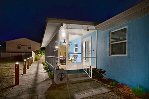 House, 1 King Bed with Sofa bed (Casa Azul A) | Exterior