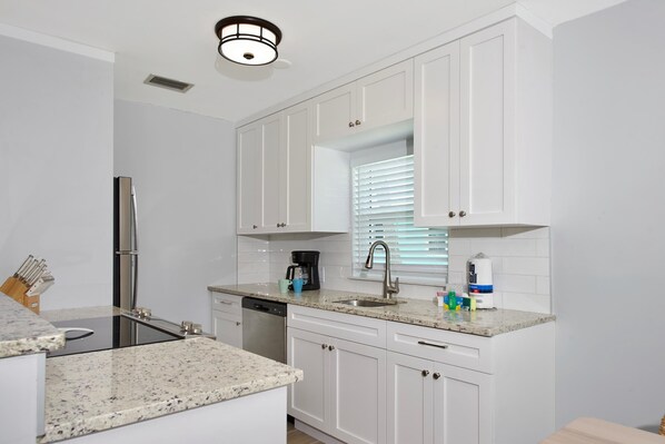 Private kitchen - Casa Azul A (Fort Myers Beach)