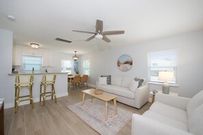 Hus - 1 kingsize-säng med bäddsoffa (Casa Azul A) | Vardagsrum