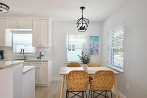 House, 1 King Bed with Sofa bed (Casa Azul A) | Dining