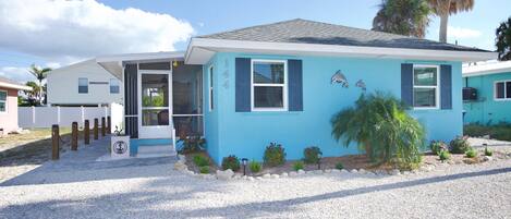 House, 1 King Bed with Sofa bed (Casa Azul A) | Exterior